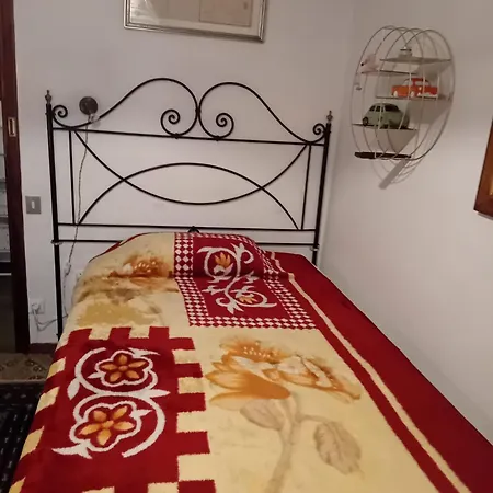 Maison De Dora Pensión *