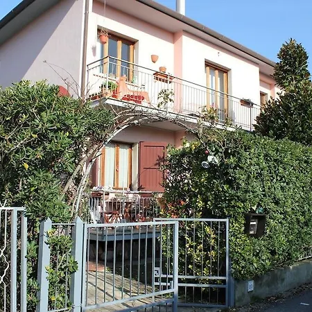 Maison De Dora