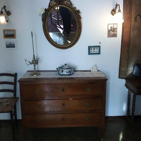 Pensión Maison De Dora *